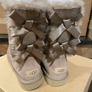 Ugg Bailey Bow boots size 11